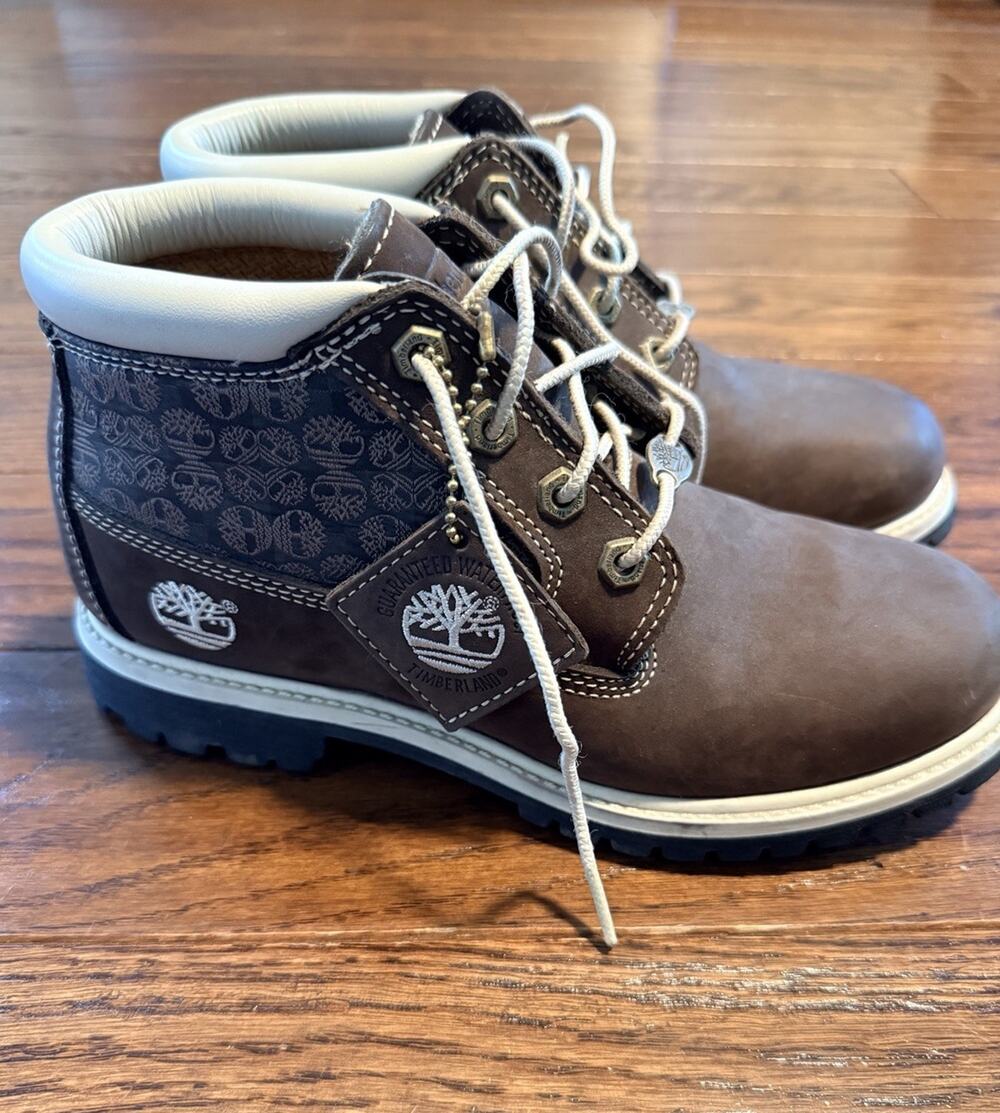 Timberland Women’s 7 Brown Leather Nellie Chukka Boots Waterproof Casual Boots